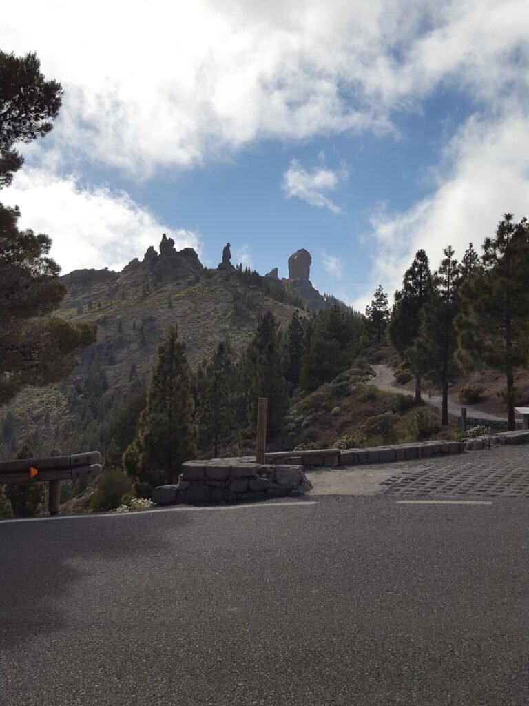 Inicio caminata AL Roque Nublo en el Parking de la Degollada de la Goleta