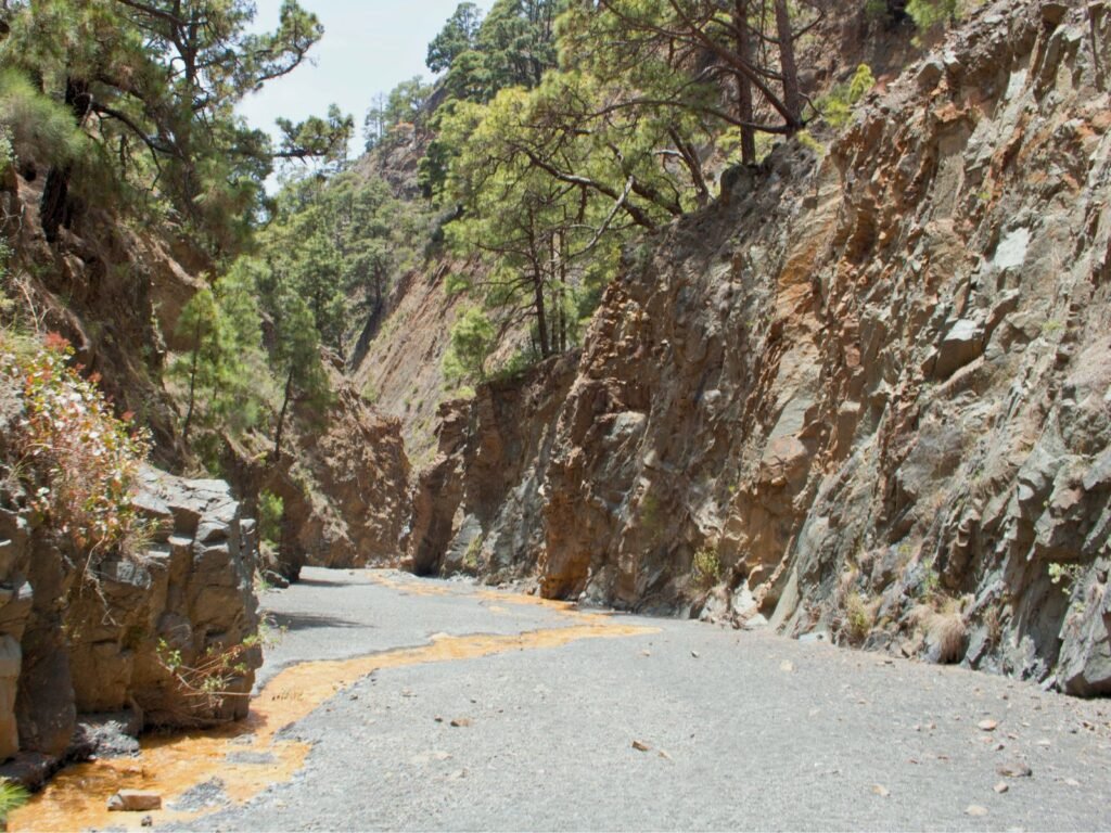 Pequeño canal en la Caldera de Taburiente