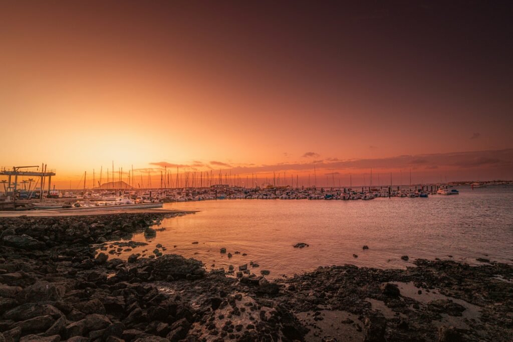 Atardecer en el puerto de Corralejo