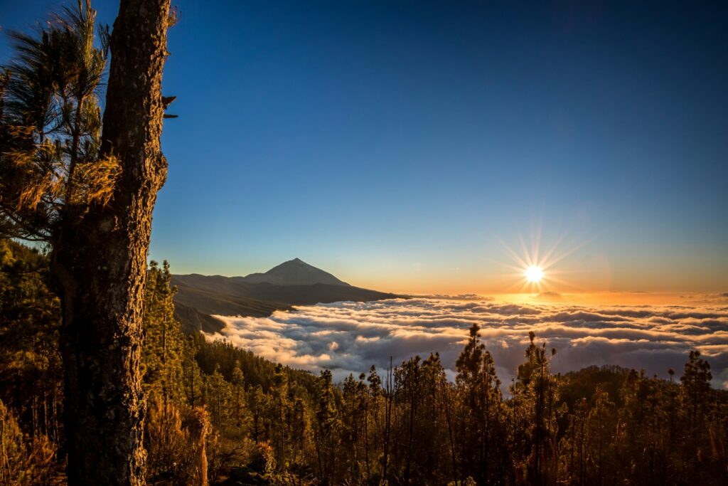 El Teide con mar de nubes en Tenerife
